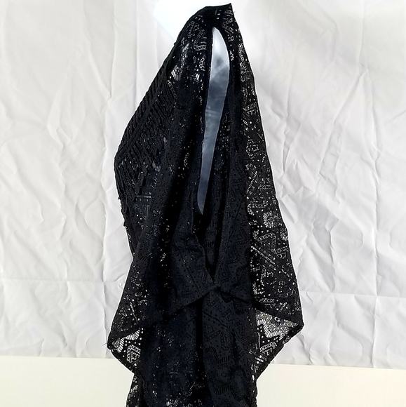 LOLA B. FLORAL LACE BATWING PEEPSLEVE BLACK TOP - Picture 6 of 7